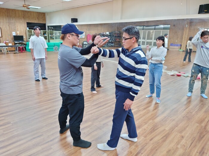 111學年度第1學期校園安全人員職能提昇活動成果圖片
