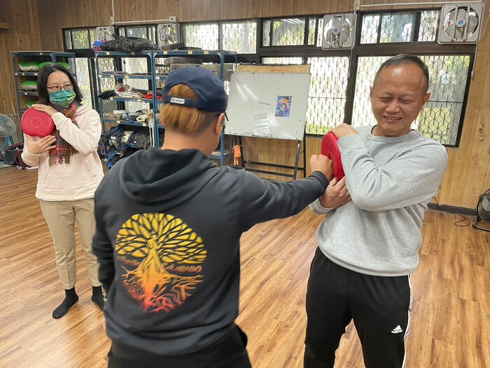 111學年度第1學期校園安全人員職能提昇活動成果圖片