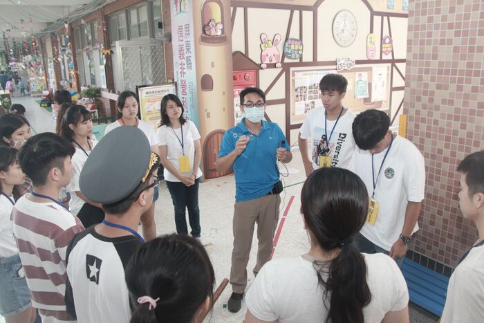 109學年度「大手拉小手-反毒鬥陣來」信義國小附設幼兒園反毒宣導圖片