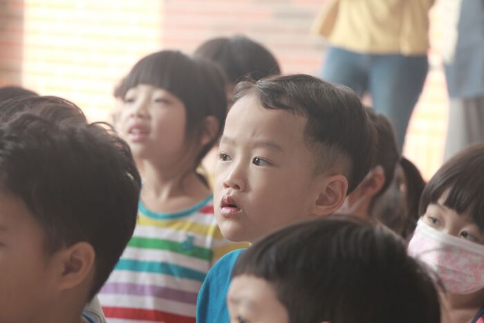 109學年度「大手拉小手-反毒鬥陣來」信義國小附設幼兒園反毒宣導圖片