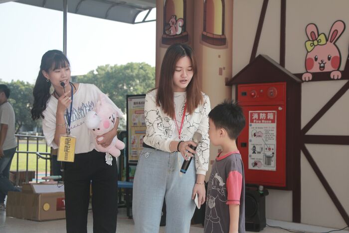 109學年度「大手拉小手-反毒鬥陣來」信義國小附設幼兒園反毒宣導圖片