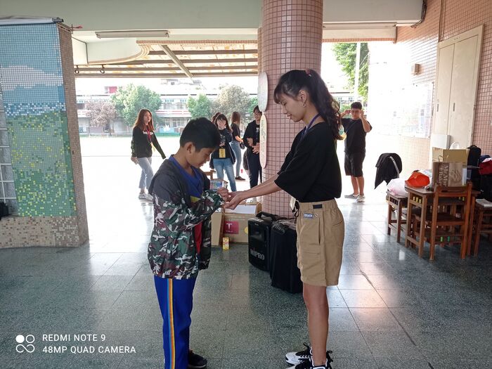 109學年度「大手拉小手-反毒鬥陣來」建國國小反毒宣導圖片