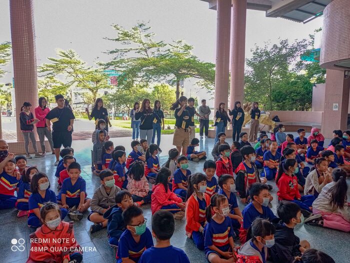 109學年度「大手拉小手-反毒鬥陣來」建國國小反毒宣導圖片