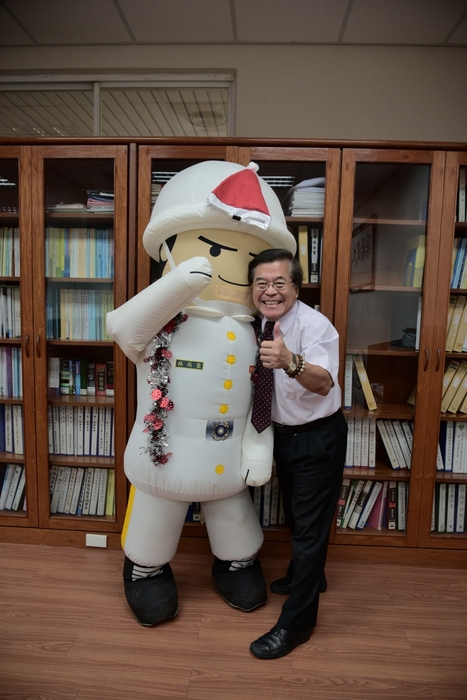 願你平安！學務處祝NPTU的家人們聖誕快樂！圖片