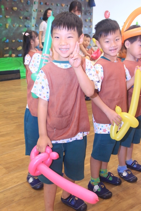 109學年度「大手拉小手-反毒鬥陣來」屏榮幼兒園校園安全暨反毒宣導圖片