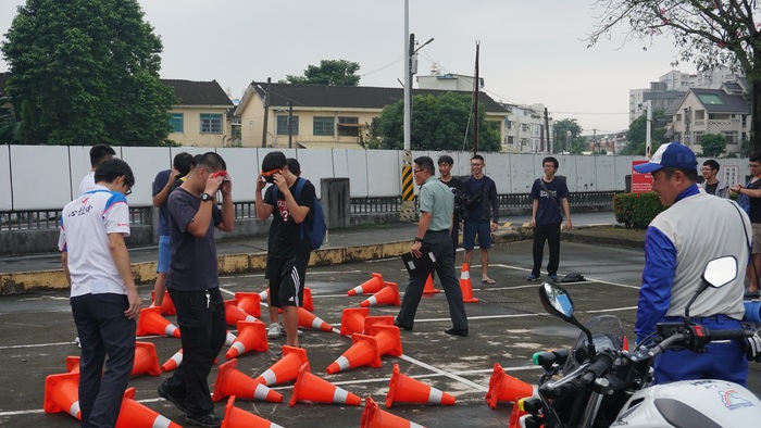 正確騎乘姿勢示範、酒駕體感體驗活動圖片