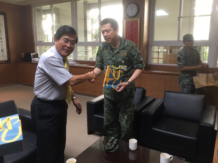 106年8月15日陸軍第四地區支援指揮部黃明道少將來訪圖片