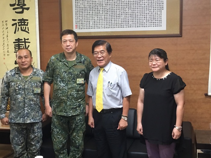 106年8月15日陸軍第四地區支援指揮部黃明道少將來訪圖片