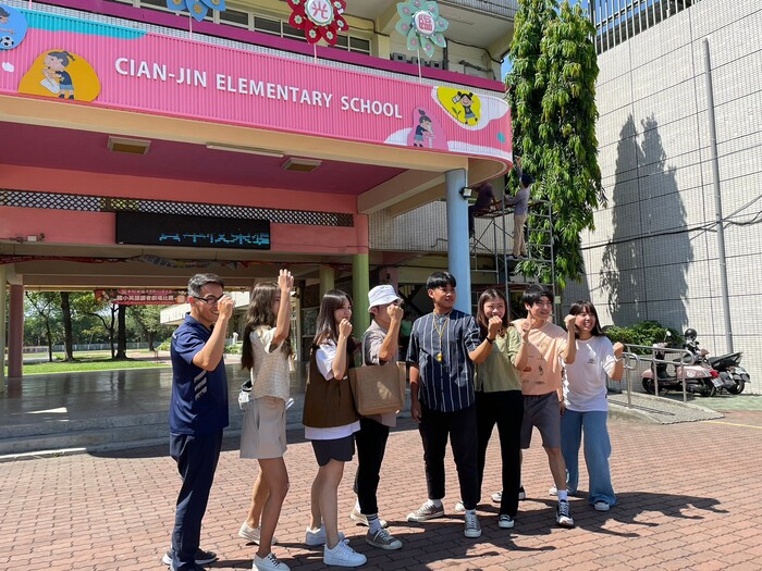 111學年度第2學期「防制學生藥物濫用」前進國小反毒宣導圖片