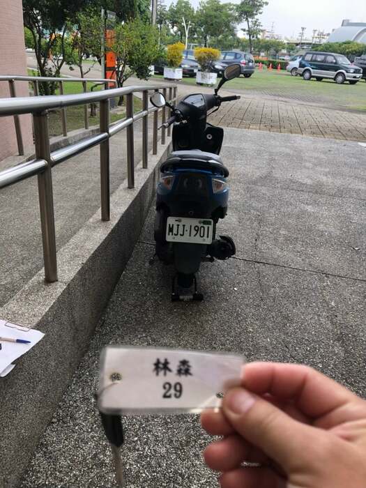 【公告】請將機車停放在停車格內，不要讓你的方便造成別人的不便圖片