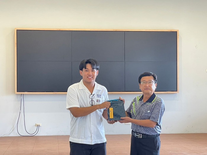 111學年度第2學期「防制學生藥物濫用」凌雲國小反毒宣導圖片