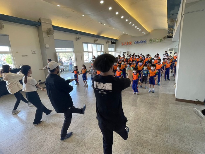 111學年度第2學期「防制學生藥物濫用」凌雲國小反毒宣導圖片
