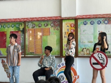 109學年度「大手拉小手-反毒鬥陣來」新埤國小反毒宣導圖片