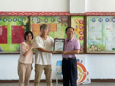 109學年度「大手拉小手-反毒鬥陣來」新埤國小反毒宣導圖片