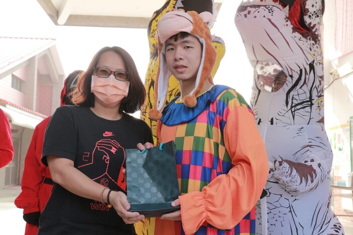 111學年度「防制學生藥物濫用」僑智國小反毒宣導圖片