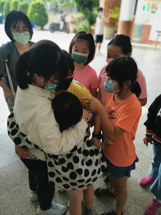 111學年度「防制學生藥物濫用」僑智國小反毒宣導圖片