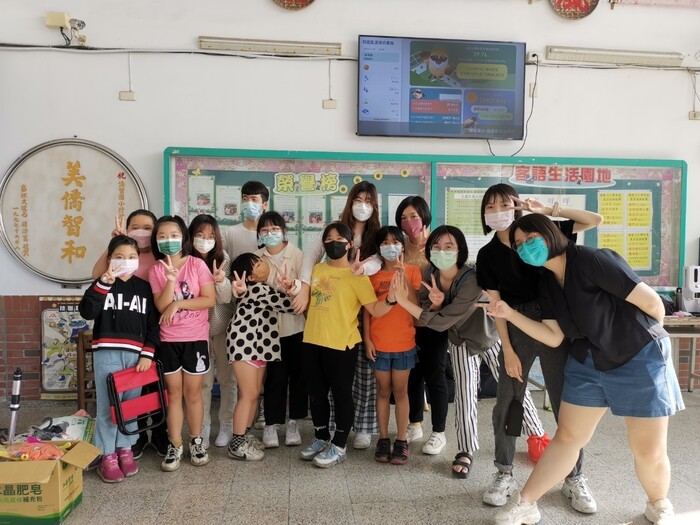 111學年度「防制學生藥物濫用」僑智國小反毒宣導圖片